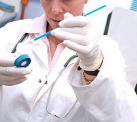Ziua Internaţională de Luptă Împotriva Cancerului: Parlamentul anunţă înfiinţarea Grupului pentru combaterea cancerului